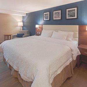 Habitación con Cama King Adaptada para Discapacitados